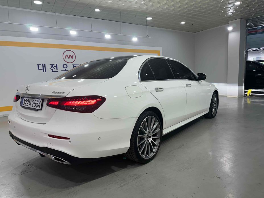 Mercedes-Benz E-Class E350 4MATIC AMG Line, 2021