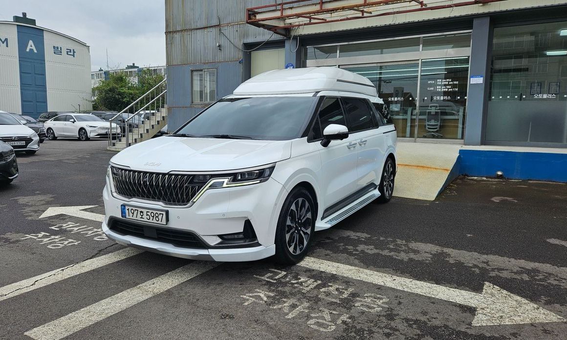 Kia Carnival 9-Seater Hi-Limousine, 2022