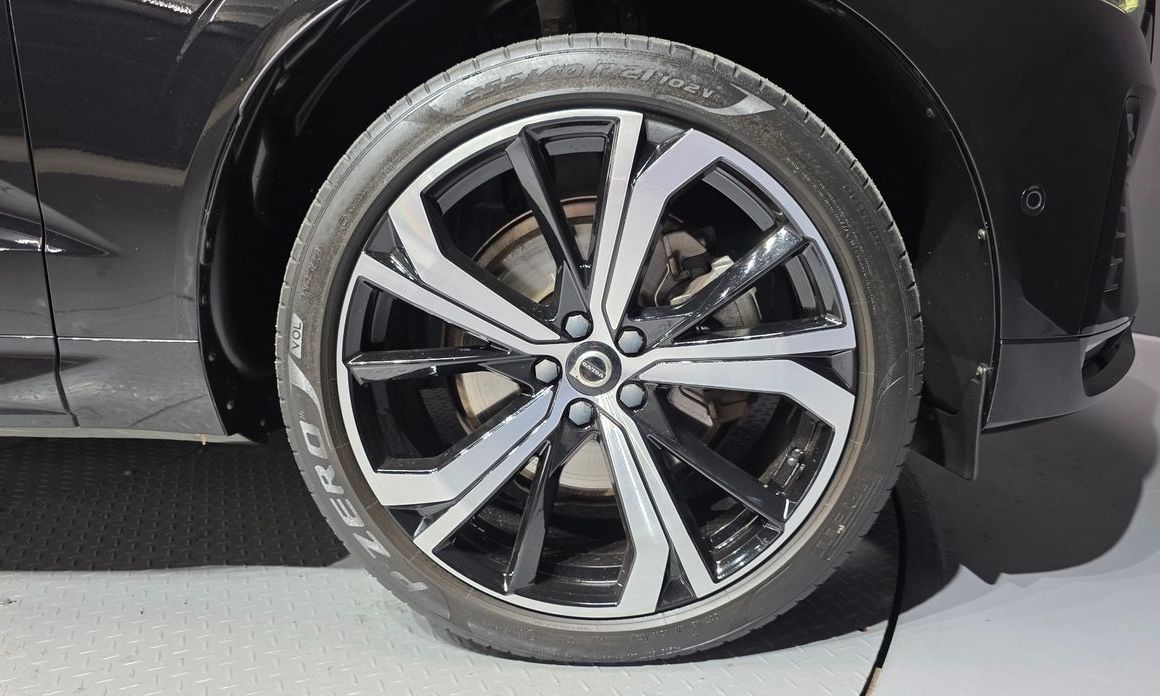 Volvo XC60 B6 R-Design, 2022