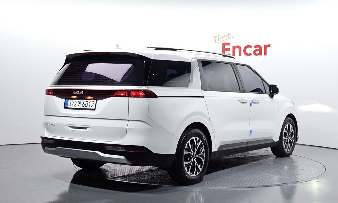 Kia Carnival 9-Seater Prestige, 2023