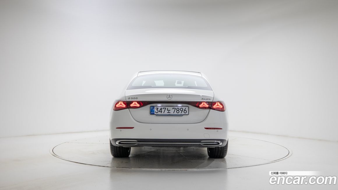 Mercedes-Benz E-Class E300 4MATIC Exclusive, 2026