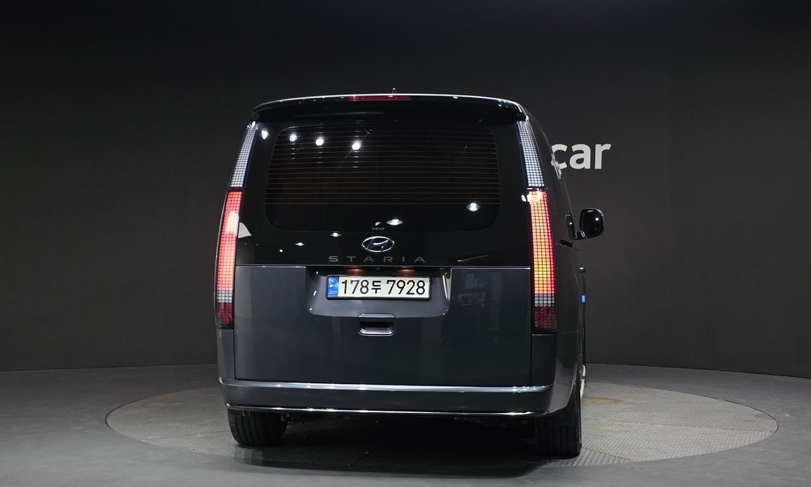 Hyundai Staria Lounge 9-Seater, 2023