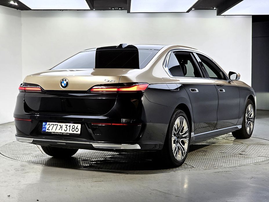 BMW 7-Series 740i sDrive Design Pure Excellence, 2023