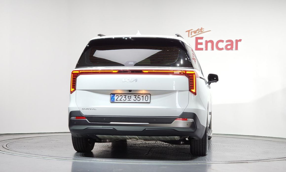 Kia Carnival 7-Seater Gravity, 2025