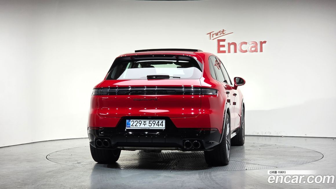Porsche Cayenne 4.0 GTS, 2025