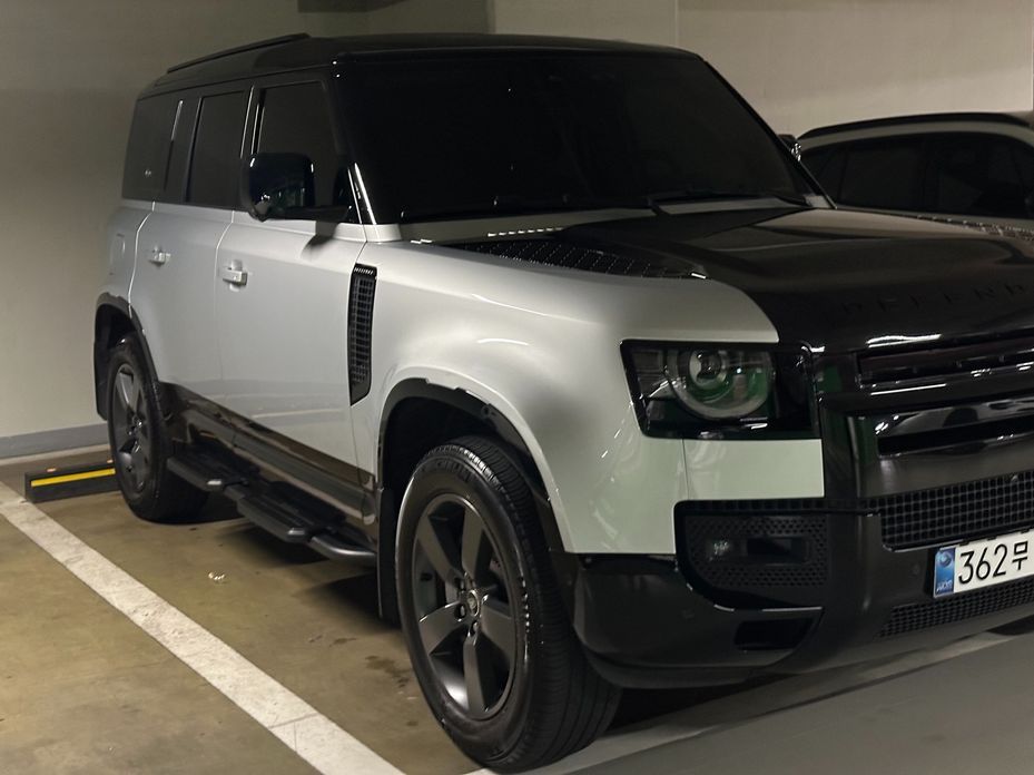 Land Rover Defender 110 D300 X-Dynamic HSE, 2024