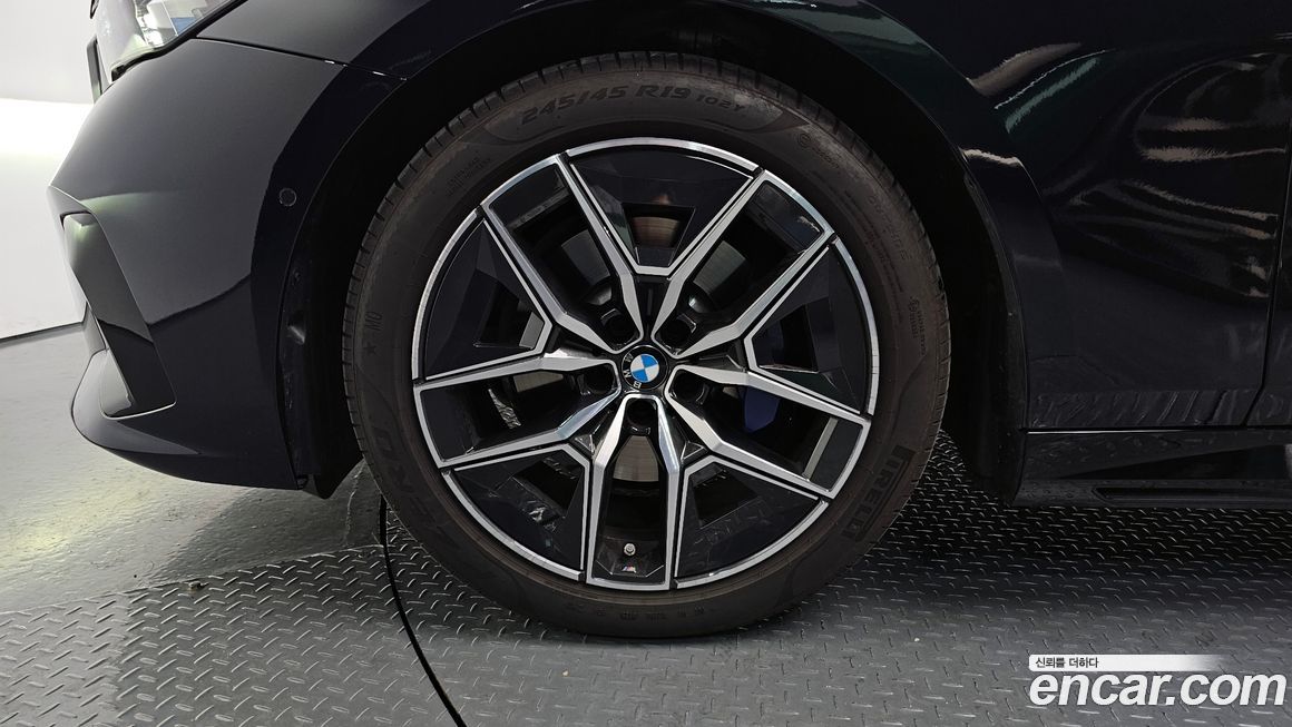 BMW 5-Series 523d M Sport, 2025