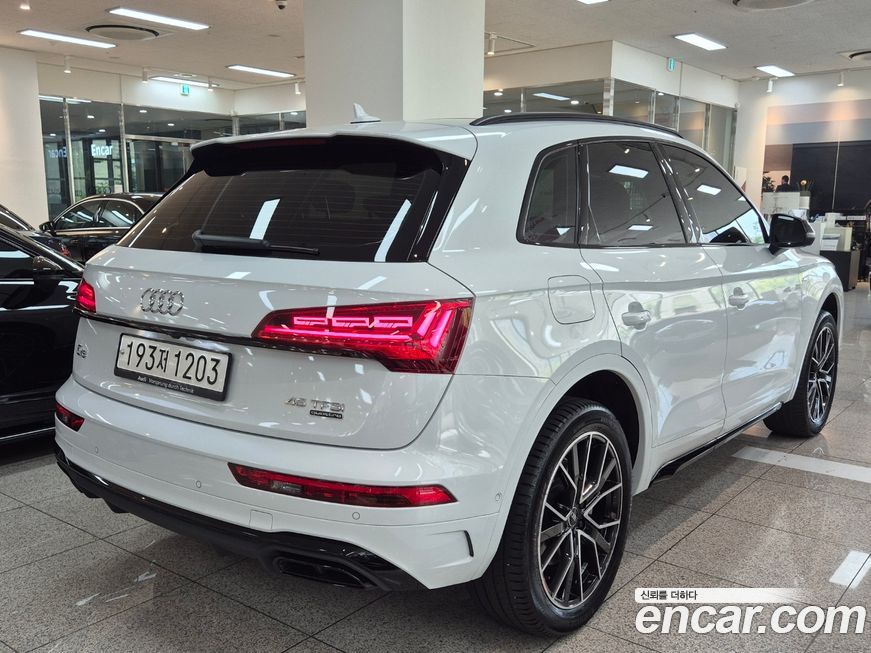 Audi Q5 45 TFSI Quattro Premium, 2024