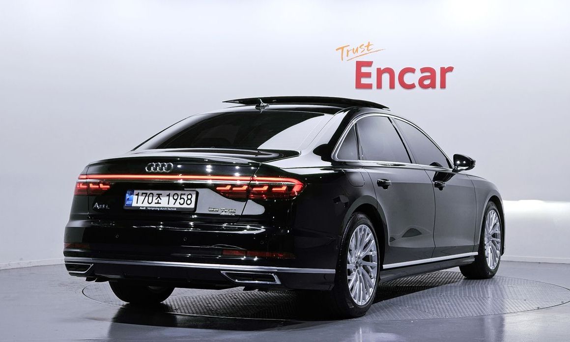 Audi A8 55 TFSI Quattro LWB, 2021