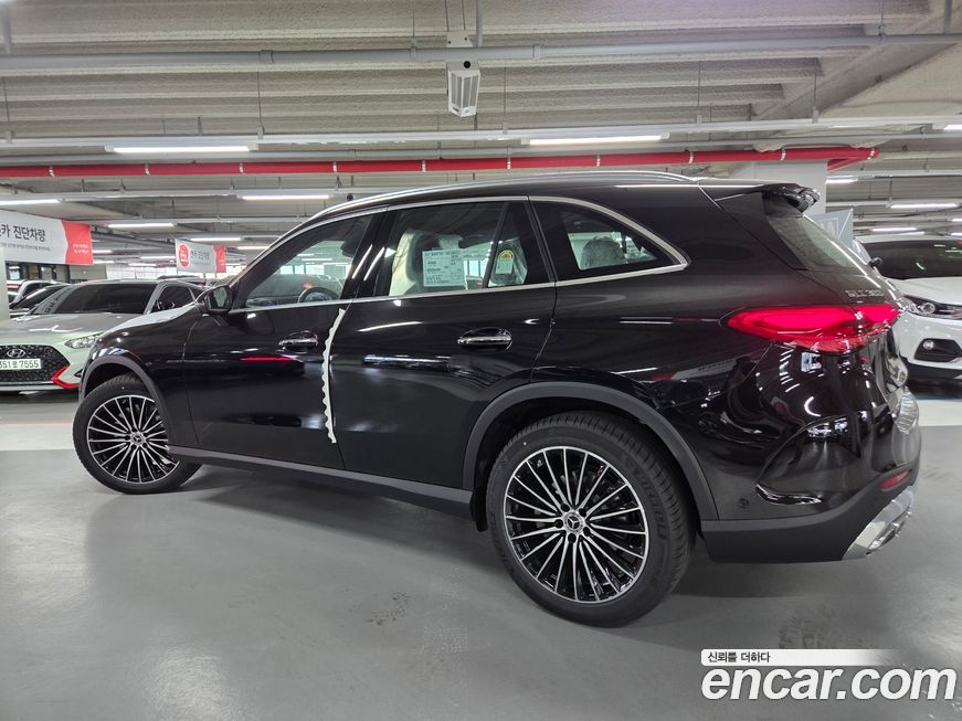 Mercedes-Benz GLC-Class GLC300 4MATIC AMG Line, 2026