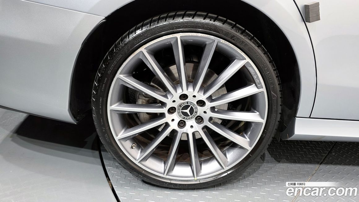 Mercedes-Benz E-Class E350 4MATIC AMG Line, 2022