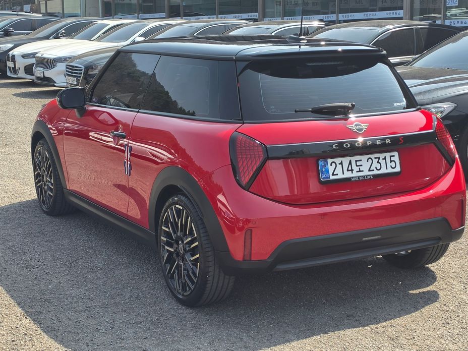 Mini Cooper Favoured, 2025
