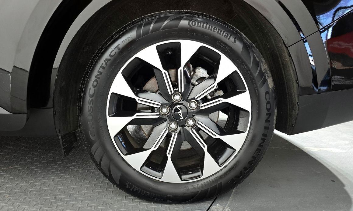 Kia Carnival 9-Seater Signature, 2023