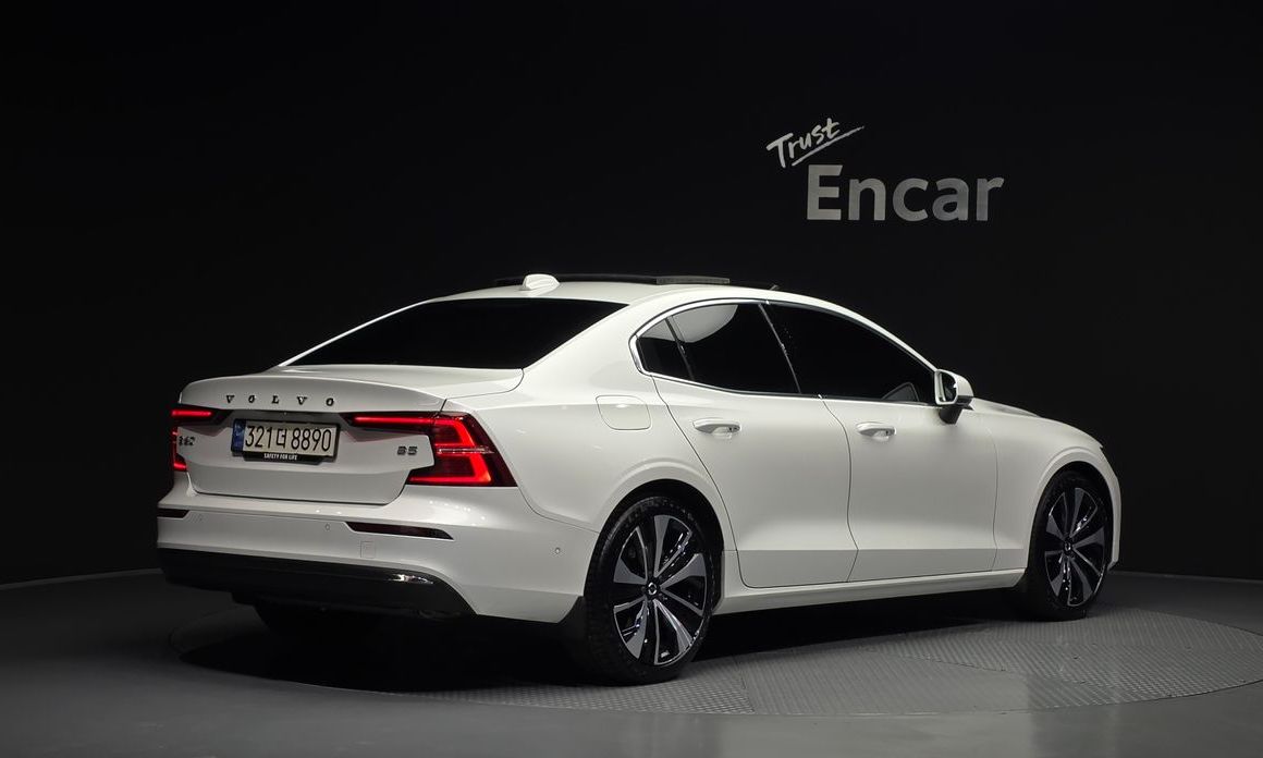Volvo S60 B5 Ultimate Bright, 2024