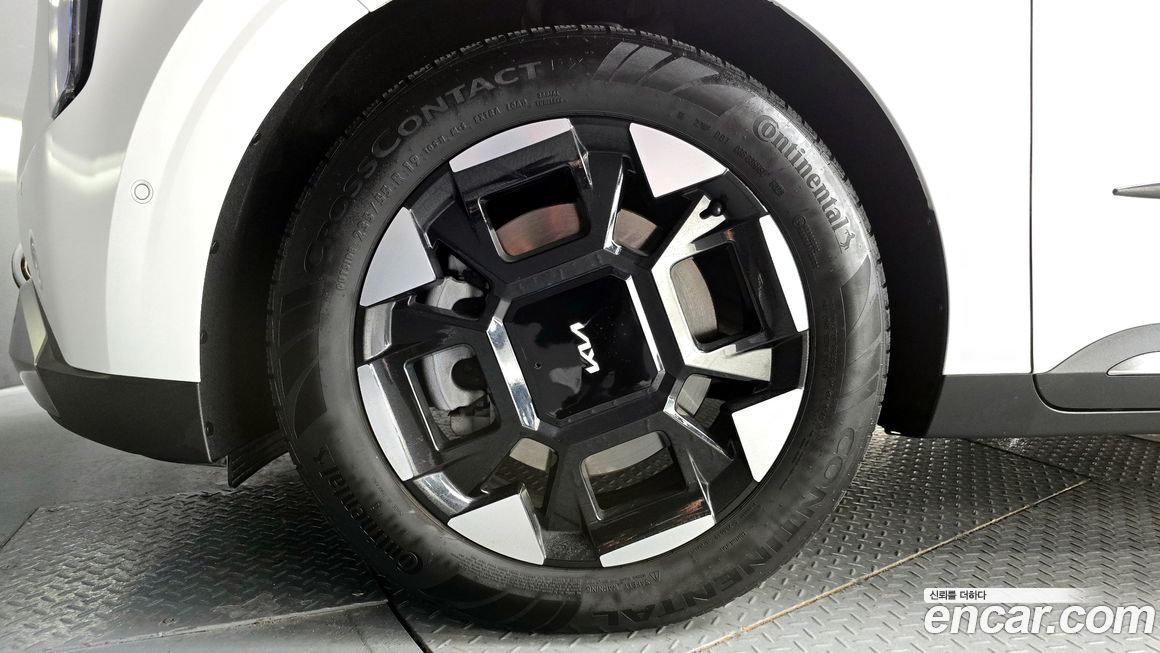 Kia Carnival 7-Seater Signature, 2024