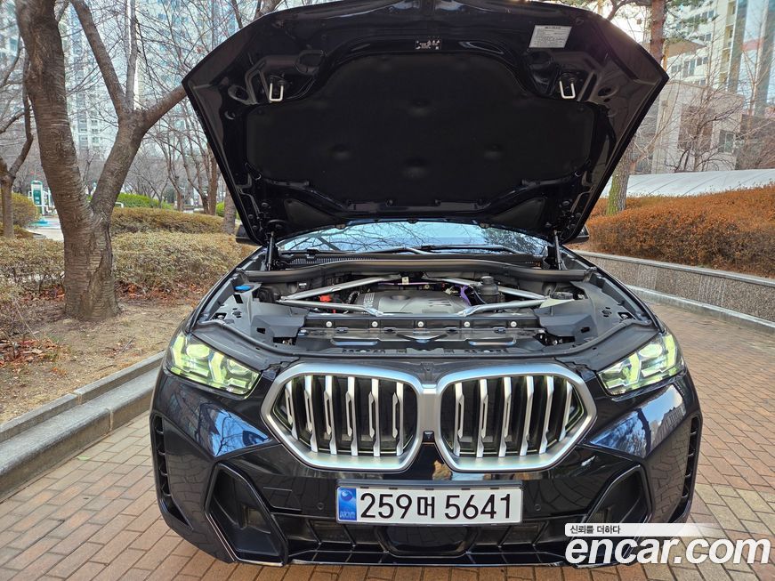 BMW X6 xDrive40i M Sport, 2025