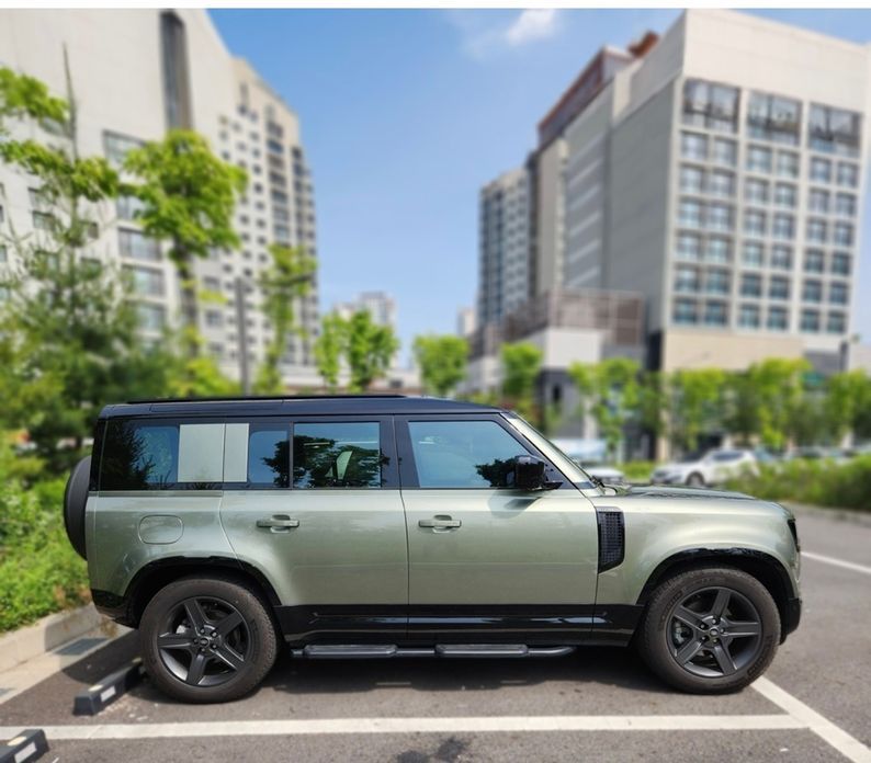 Land Rover Defender 110 P300 X-Dynamic SE, 2025