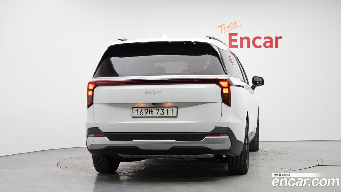 Kia Carnival 9-Seater Prestige, 2024