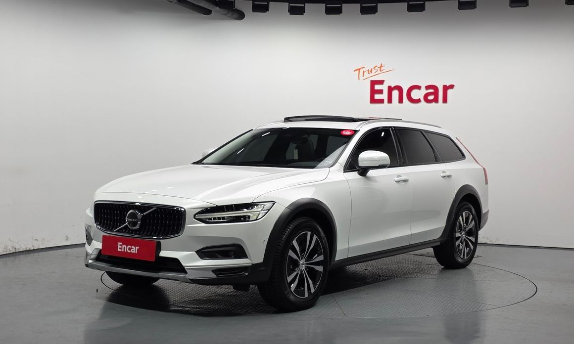 Volvo V90 B5 Plus AWD, 2025
