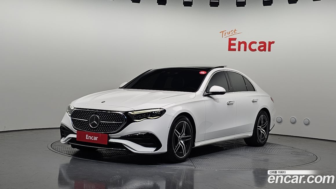 Mercedes-Benz E-Class E300 4MATIC AMG Line, 2024