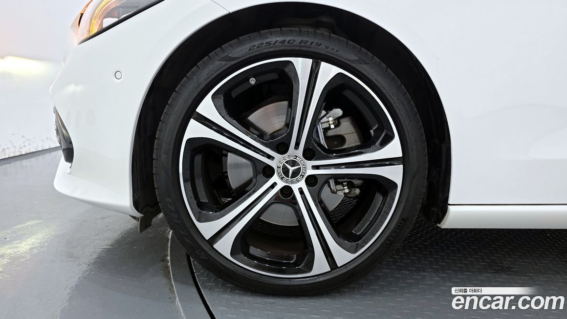 Mercedes-Benz C-Class C300 4MATIC Avantgarde, 2023