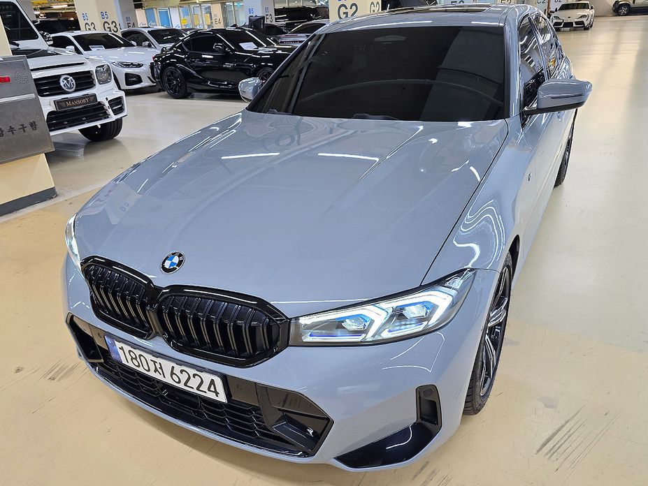 BMW 3-Series 320i M Sport, 2024