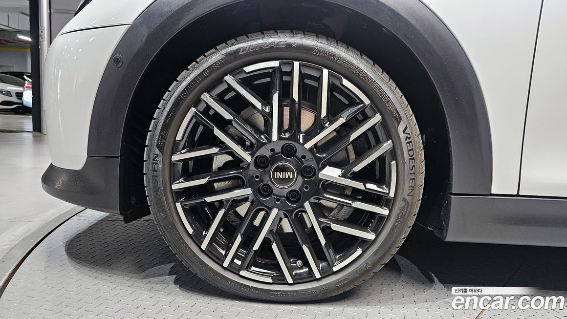 Mini Cooper Favoured, 2025