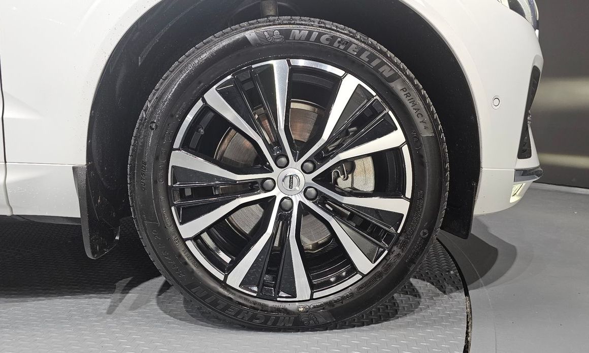 Volvo XC60 B6 Ultra Bright, 2024