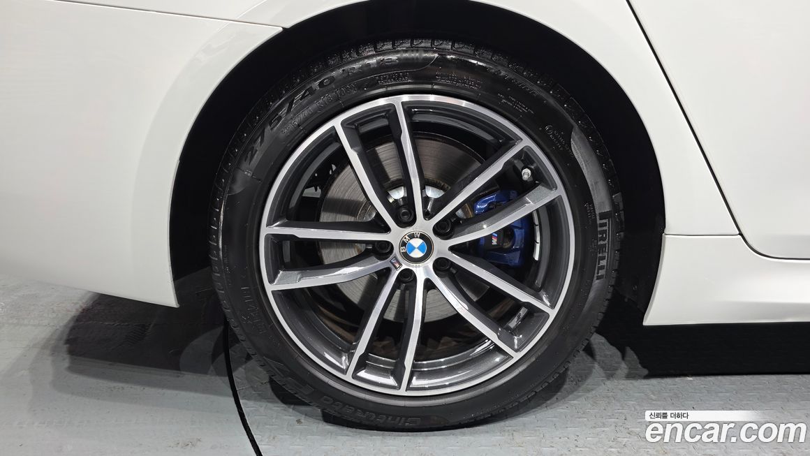 BMW 5-Series 520i M Sport, 2023