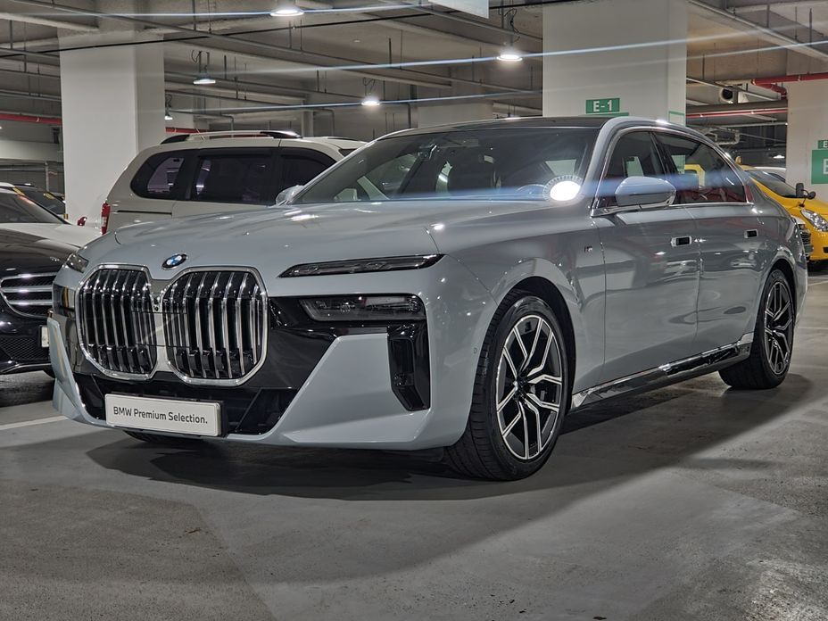 BMW 7-Series 740i sDrive M Sport, 2023