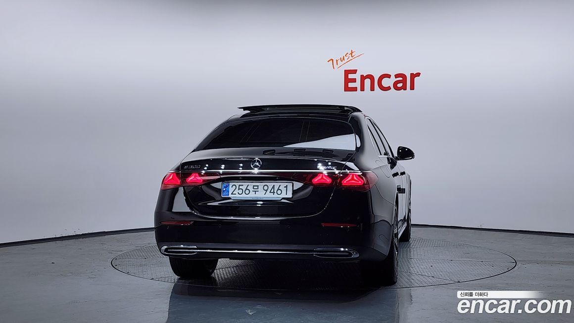 Mercedes-Benz E-Class E300 4MATIC Exclusive, 2024