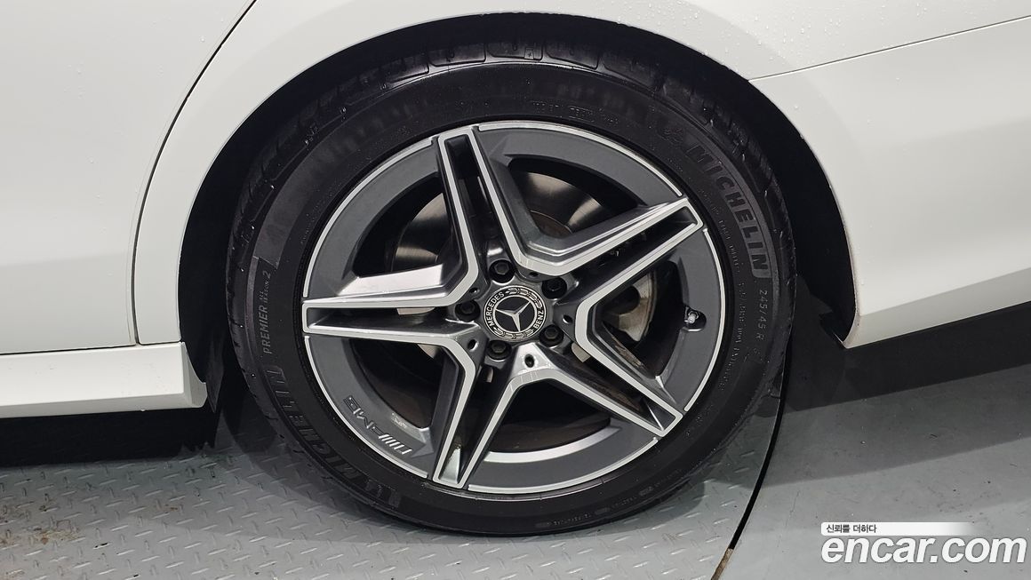 Mercedes-Benz E-Class E250 AMG Line, 2023