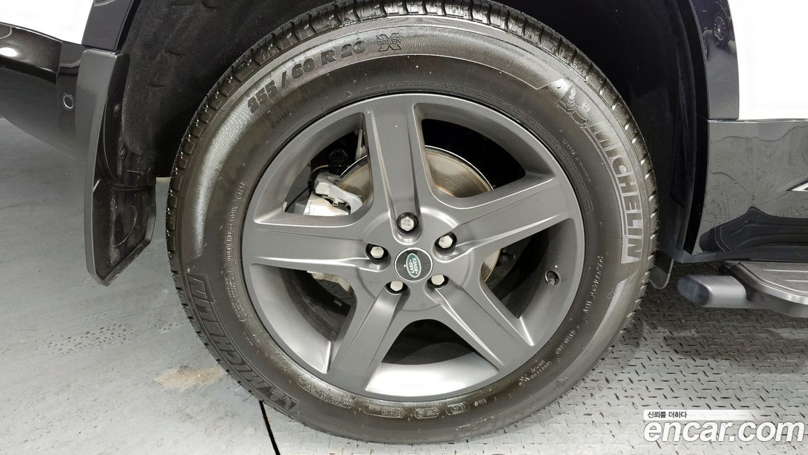 Land Rover Defender 110 P300 X-Dynamic SE, 2024