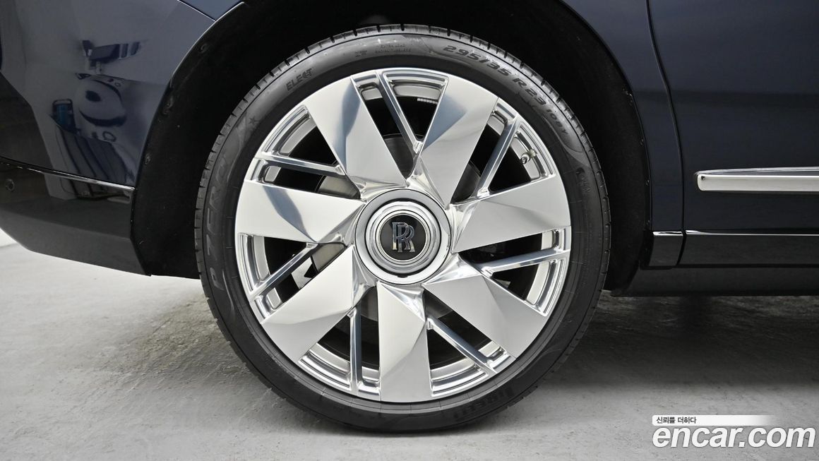 Rolls-Royce Cullinan 6.7 V12, 2025