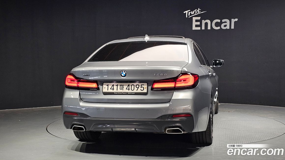 BMW 5-Series 530i xDrive M Sport Package, 2023