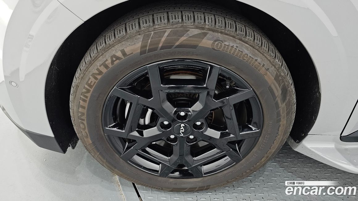 Kia Carnival 9-Seater Gravity, 2025