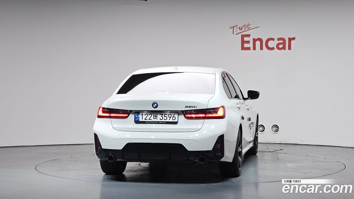 BMW 3-Series 320i M Sport, 2023