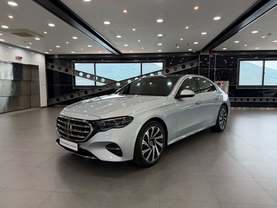 Mercedes-Benz E-Class E300 4MATIC Exclusive, 2024