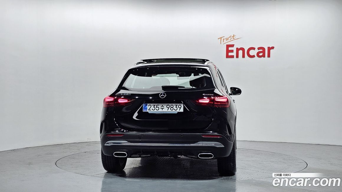 Mercedes-Benz GLA-Class GLA250 4MATIC, 2025