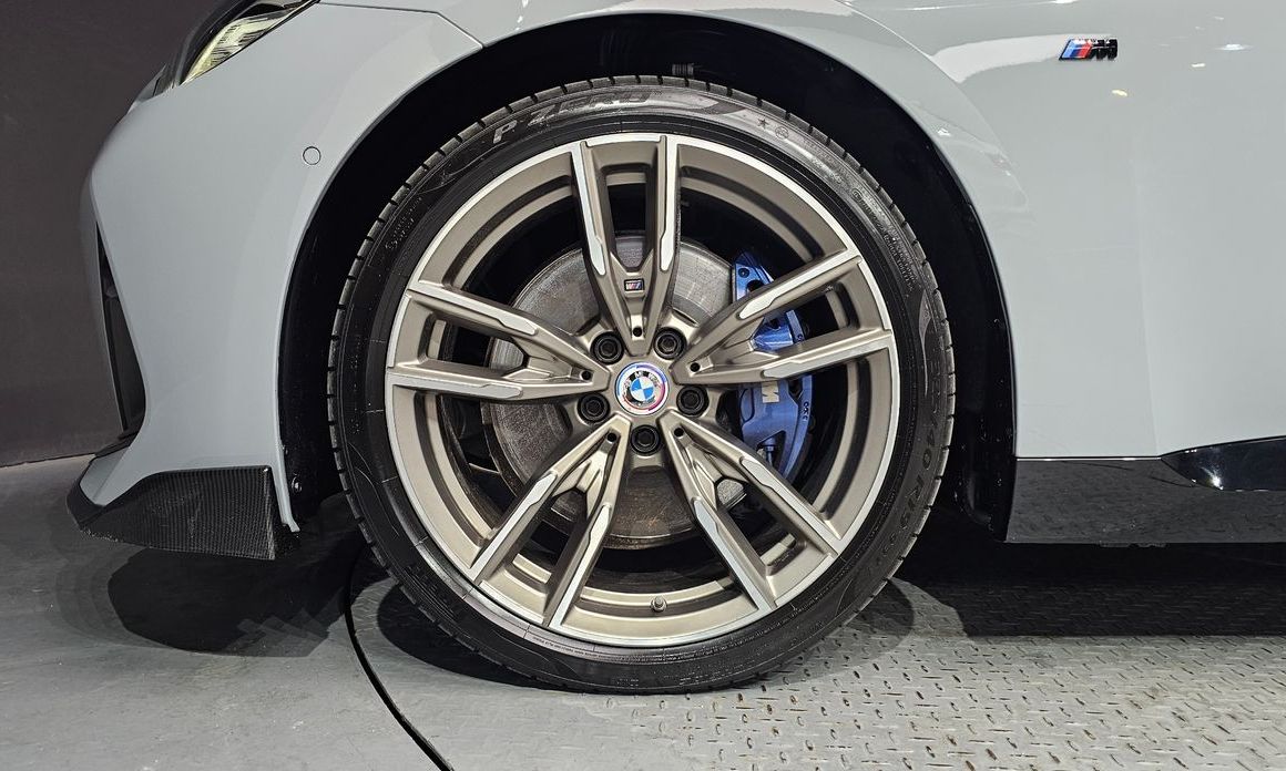 BMW 2-Series M240i xDrive Coupe, 2022