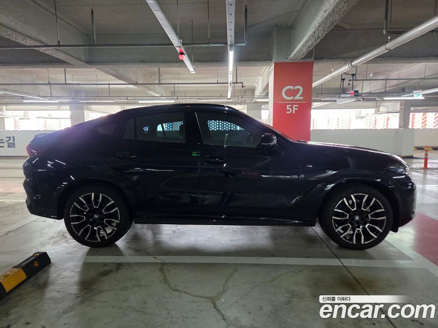 BMW X6 xDrive40i M Sport, 2025