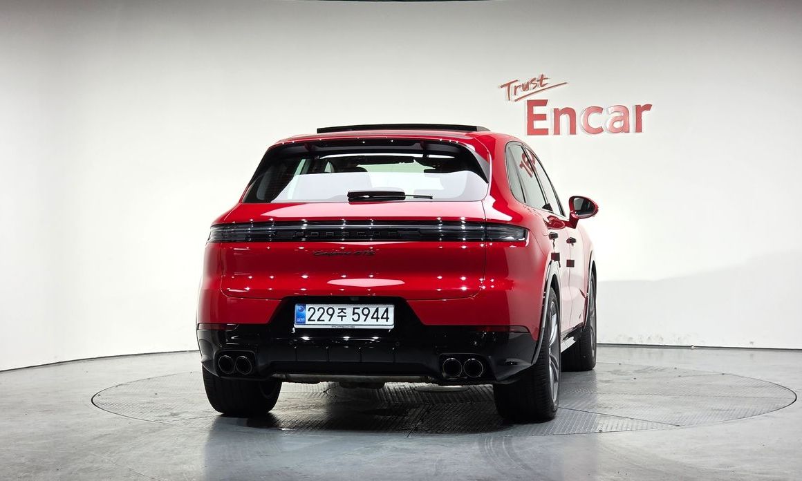 Porsche Cayenne 4.0 GTS, 2025