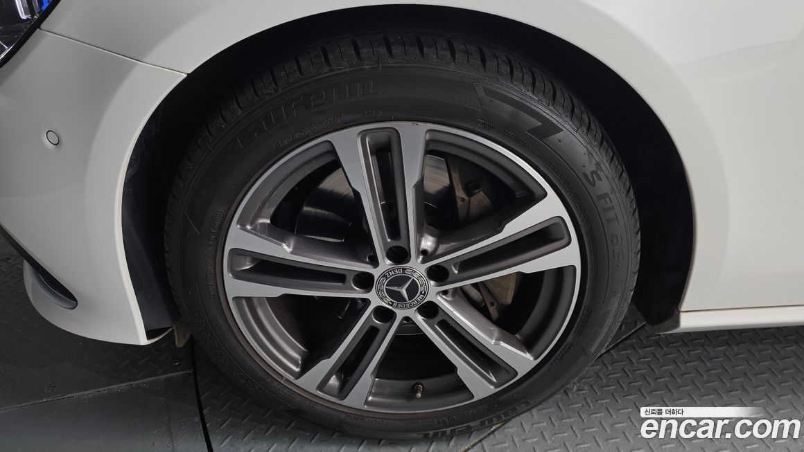 Mercedes-Benz E-Class E350 4MATIC Avantgarde, 2022