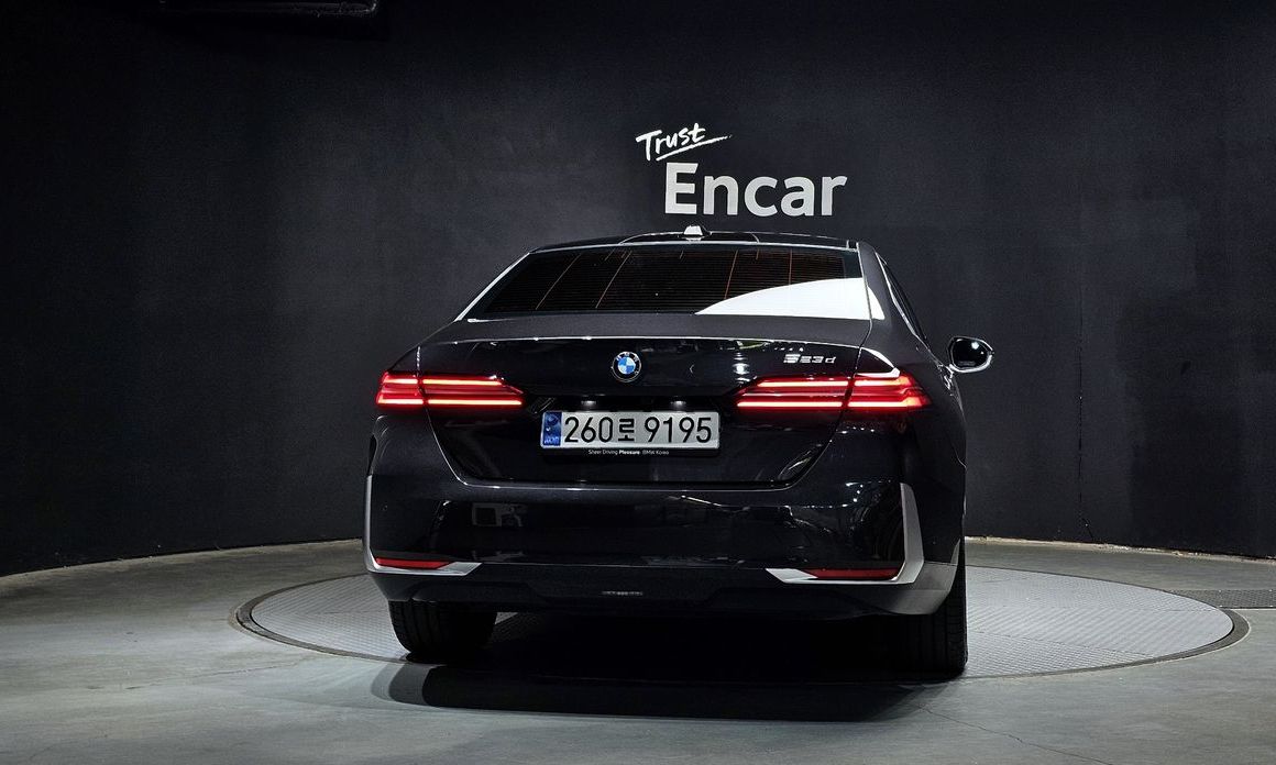 BMW 5-Series 523d, 2025