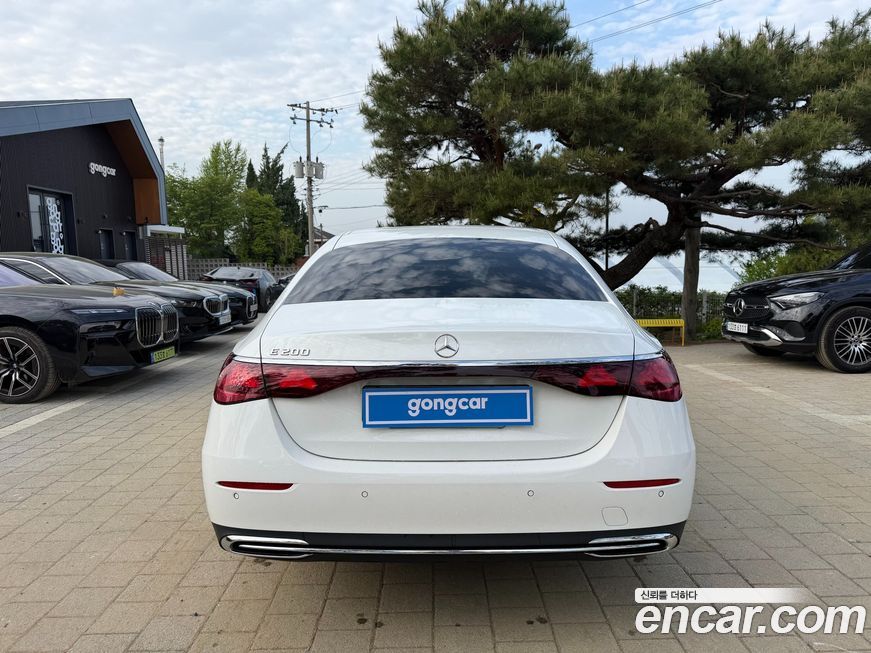 Mercedes-Benz E-Class E200 Avantgarde Limited, 2025