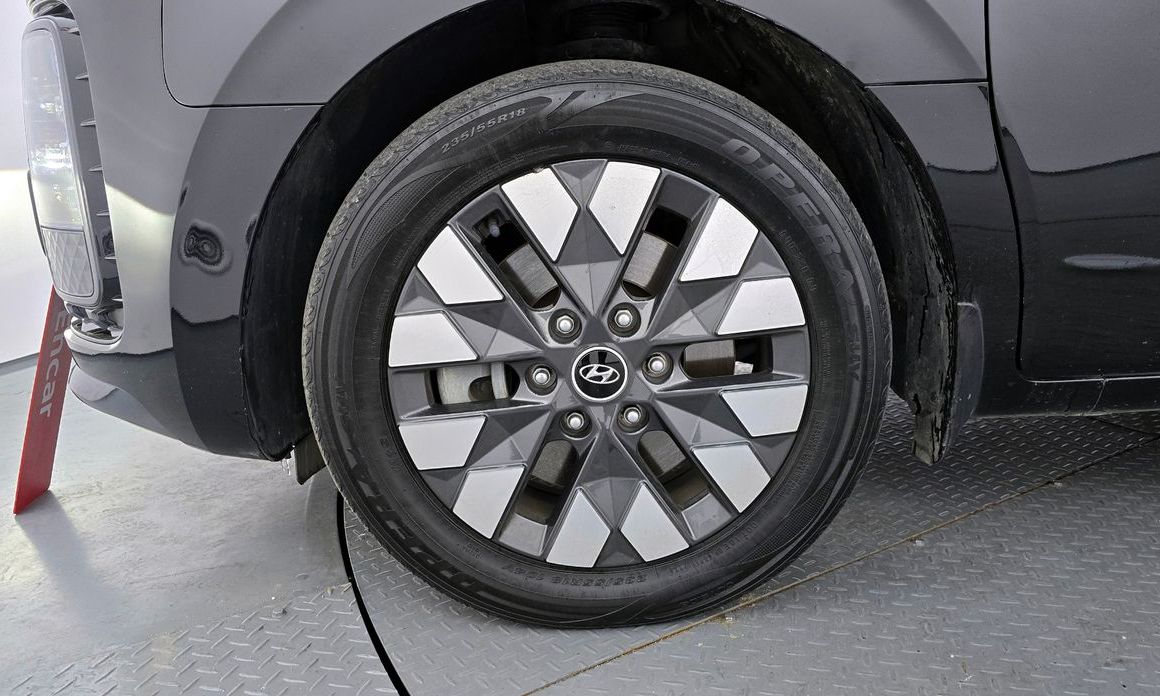 Hyundai Staria 4WD Lounge 9-Seater, 2023