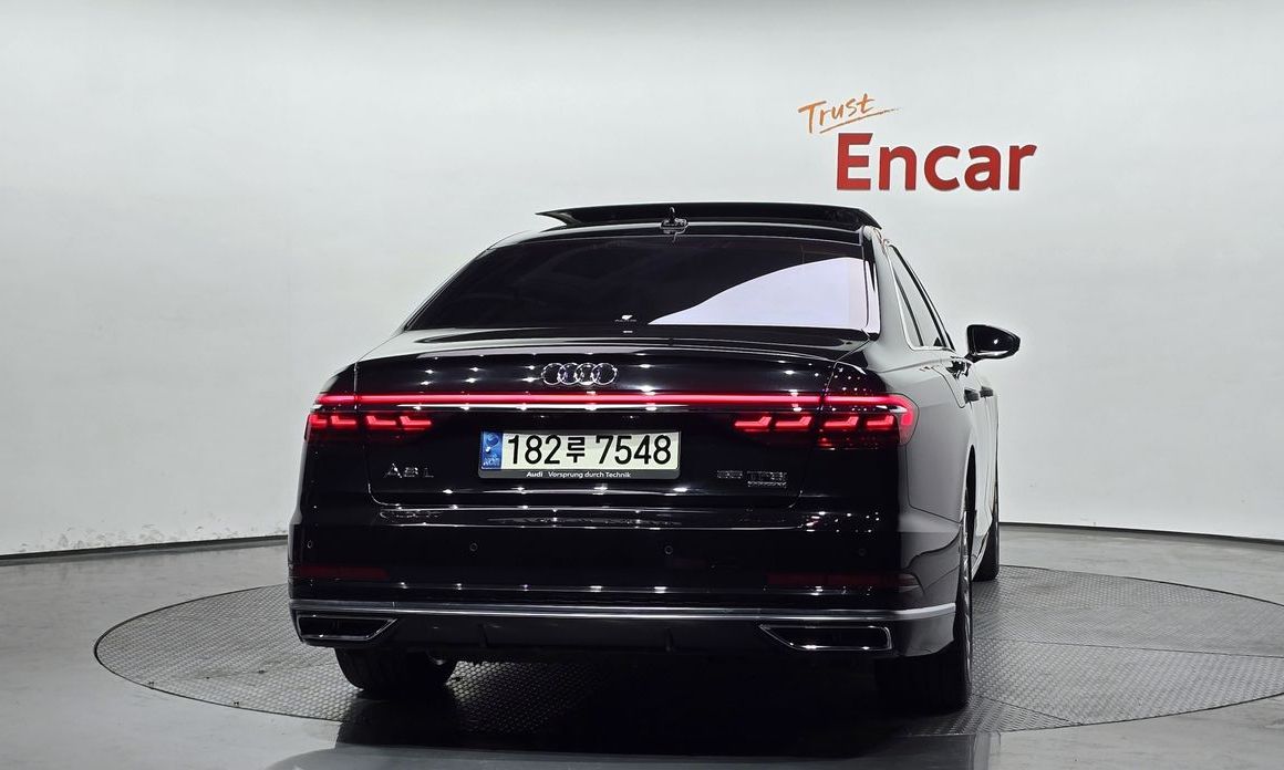 Audi A8 55 TFSI Quattro LWB, 2021