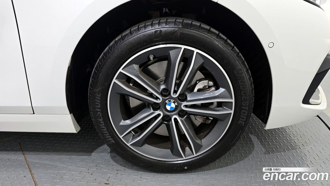 BMW 1-Series 120i Sports, 2024