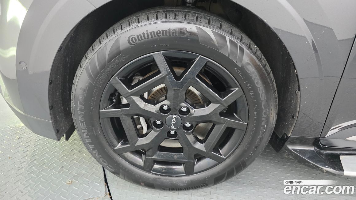 Kia Carnival 9-Seater Gravity, 2025