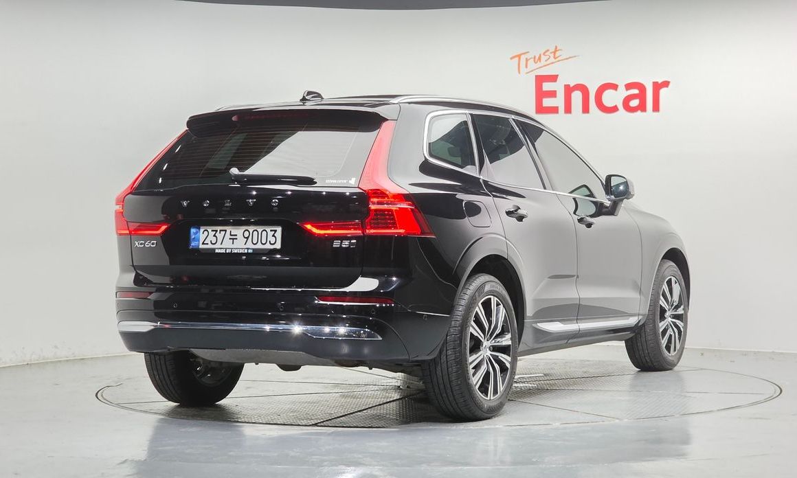 Volvo XC60 B5 Inscription, 2022